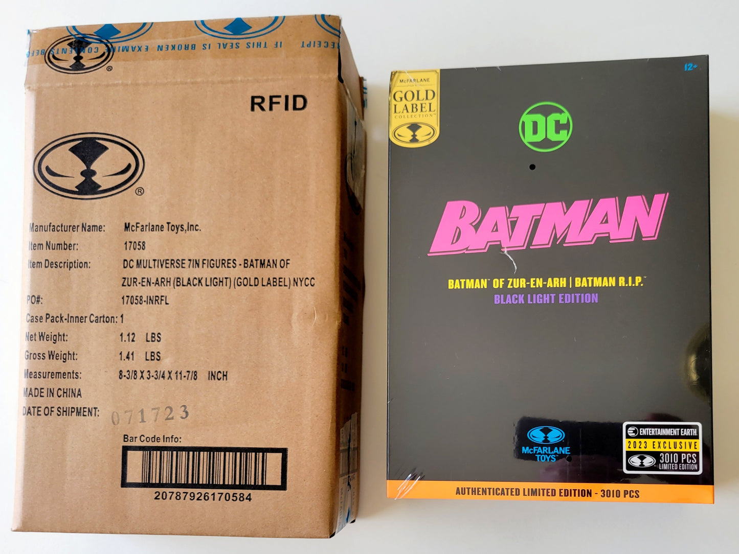 DC Multiverse Gold Label Batman of Zur-En-Arh Black Light Exclusive 7-Inch Action Figure