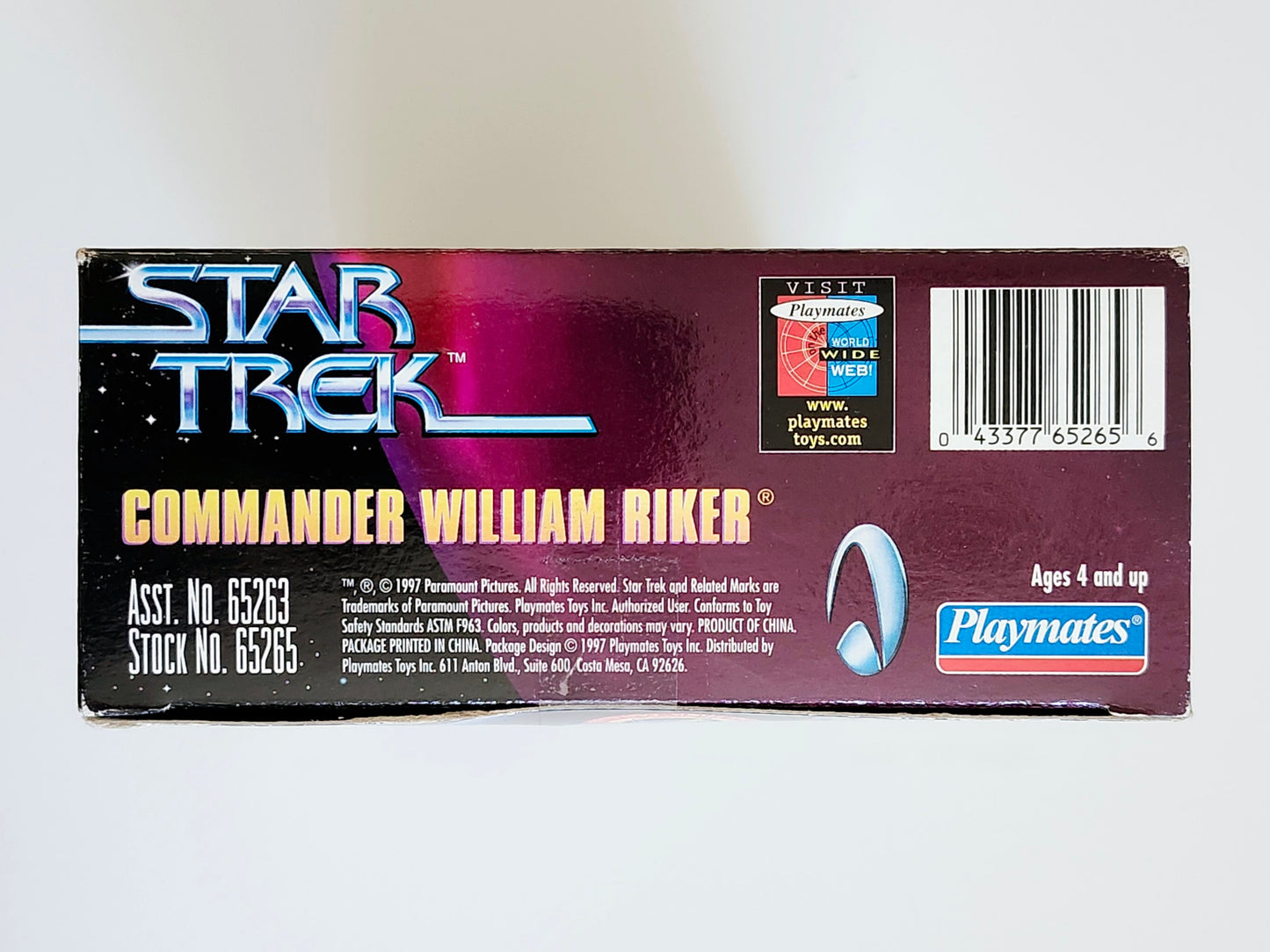 Star Trek Exclusive Commander William Riker 9-Inch Action Figure