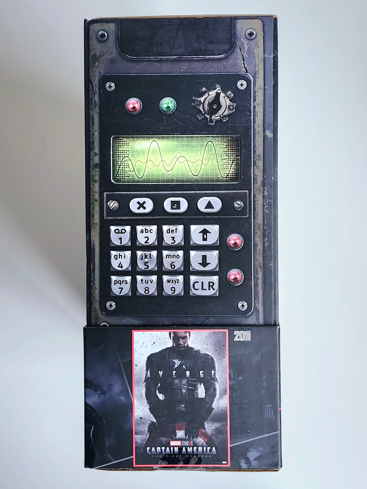Marvel Legends SDCC 2018 Exclusive Red Skull 6-Inch Action Figure and Electronic Tesseract Set