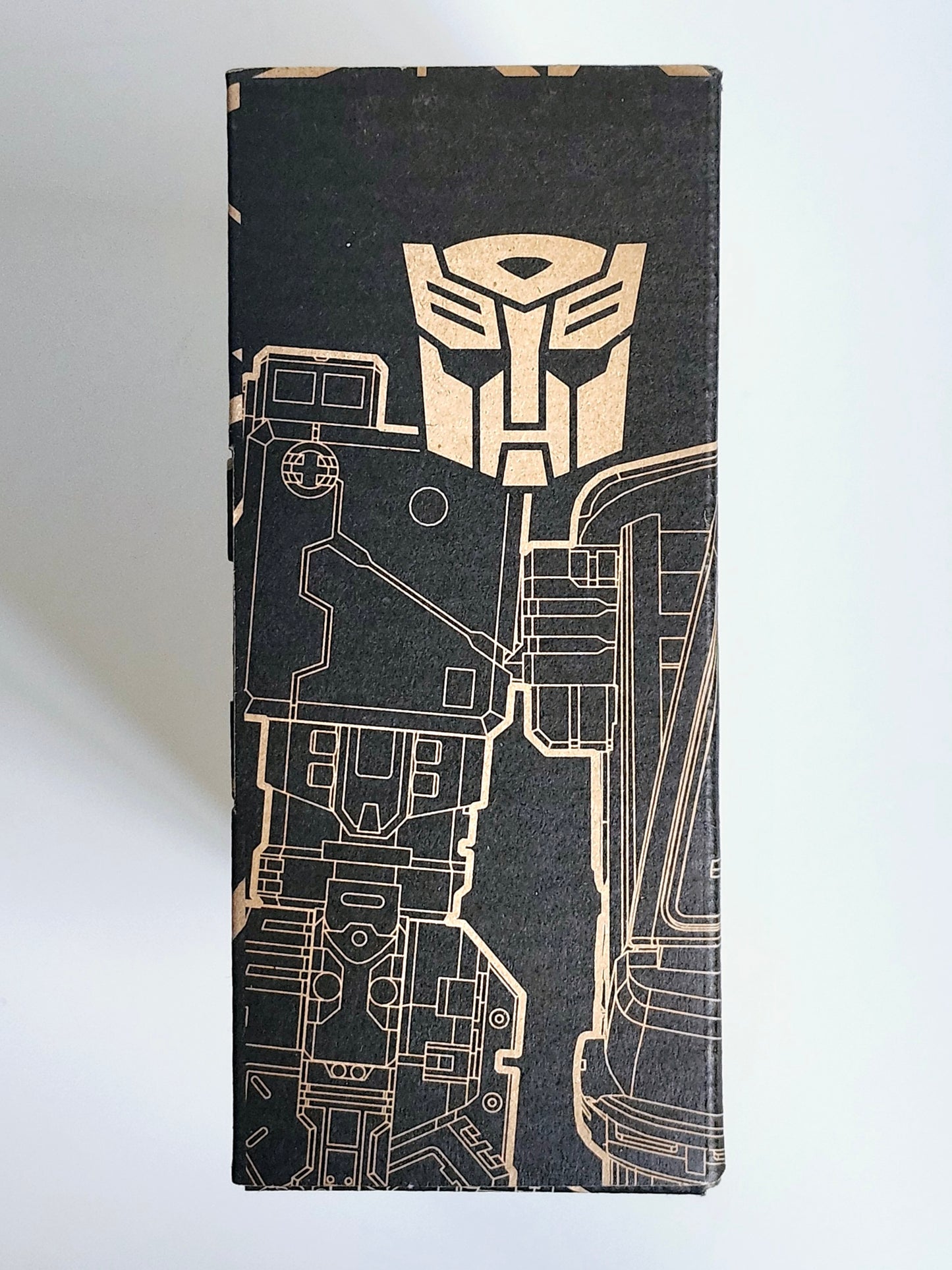 Transformers Generations Selects DK-2 Guard Legacy Deluxe Class 5.5-Inch Figure