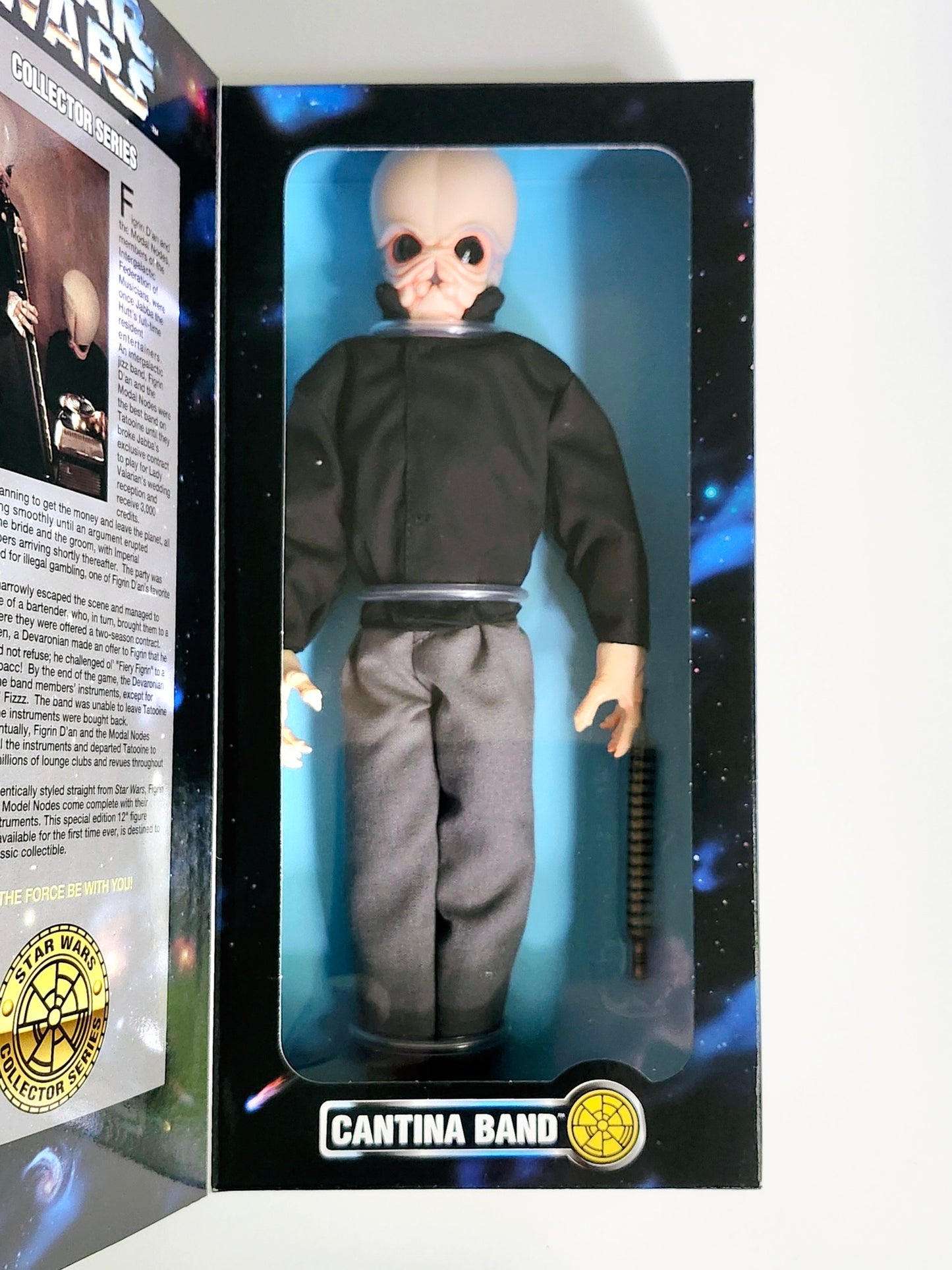 Star Wars Collector Series Cantina Band Member Ickabel 12-Inch Action Figure