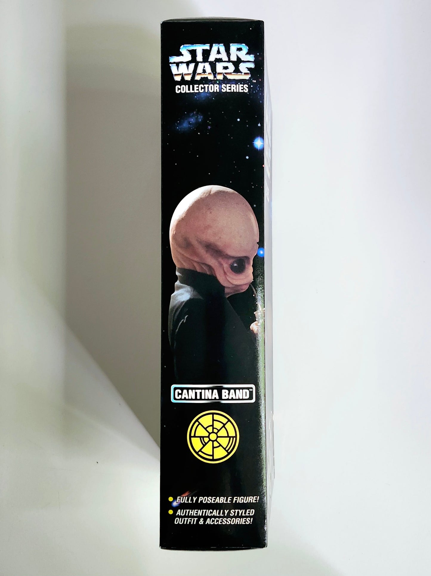Star Wars Collector Series Cantina Band Member Ickabel 12-Inch Action Figure