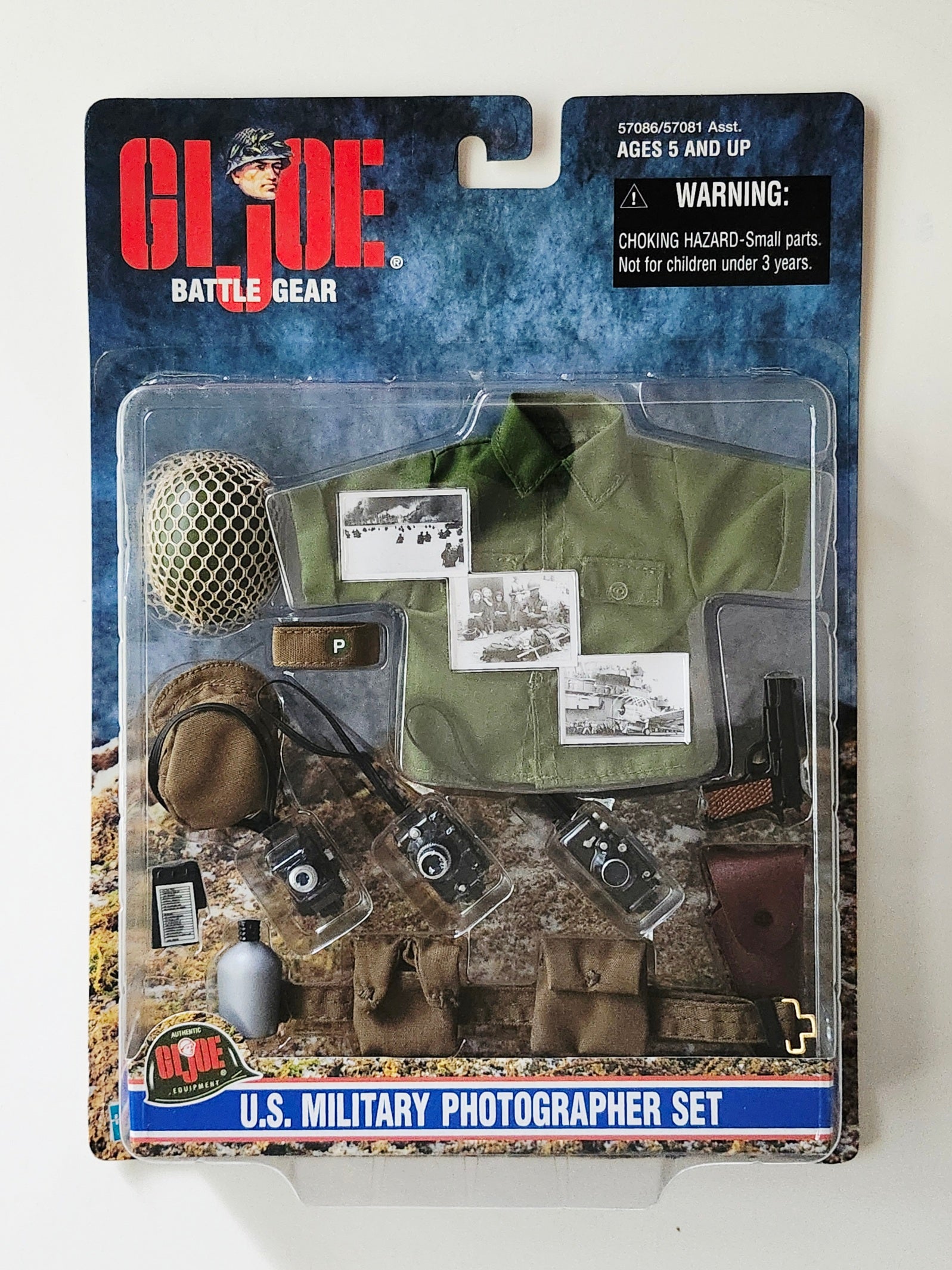 G.I. Joe Photographer Battle Gear Action Figure 2000 Hasbro 57086 NRFP