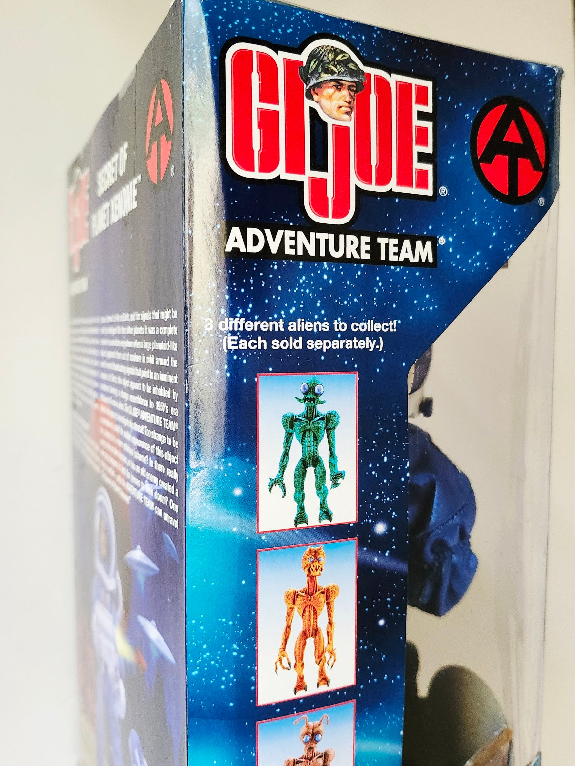 G.I. Joe Adventure Team Secret of Planet Xenome with Blue Alien (Caucasian) 12-Inch Action Figure Set