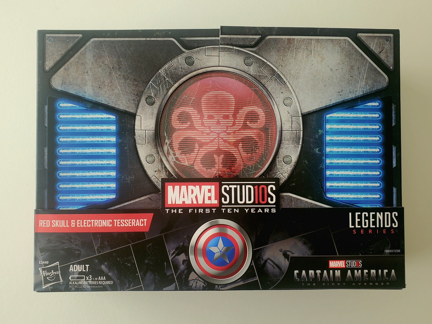 Marvel Legends SDCC 2018 Exclusive Red Skull 6-Inch Action Figure and Electronic Tesseract Set